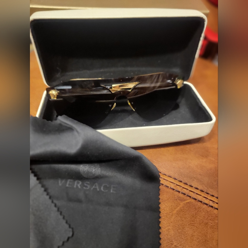 Versace aviator - Picture 5 of 5